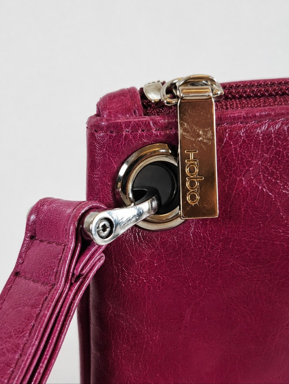 HOBO International Magenta Leather Wristlet Clutch Wallet Purse - Picture 4 of 7